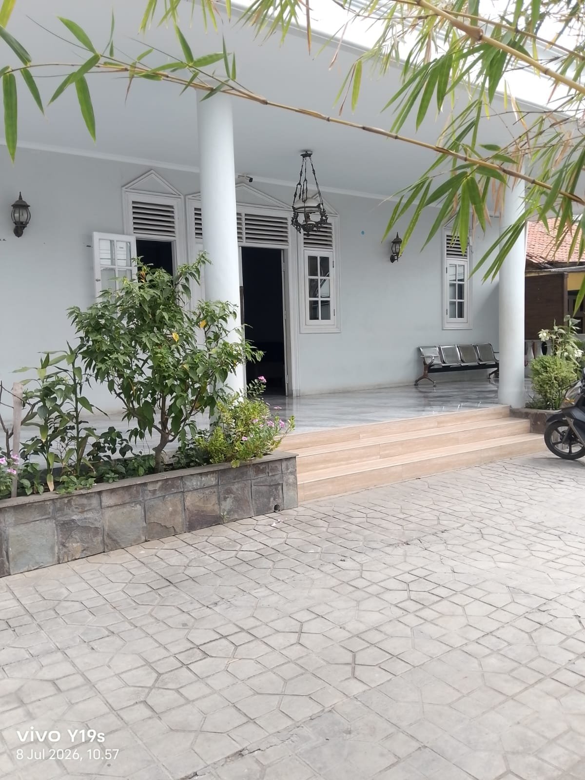 Kantor Desa baru dipindah kelokasi jln Raya Tanjung Burung Kp Kebon Kopi Rt 004 RW 002 Kecamatan Teluknaga dan diduga memakai lahan dan bangunan milik Pribadi (foto/istimewa) 