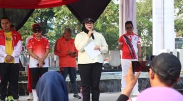 Sambut Hari Kemerdekaan Republik Indonesia ke 81, Masyarakat Kelapa Dua ikuti Jalan Sehat