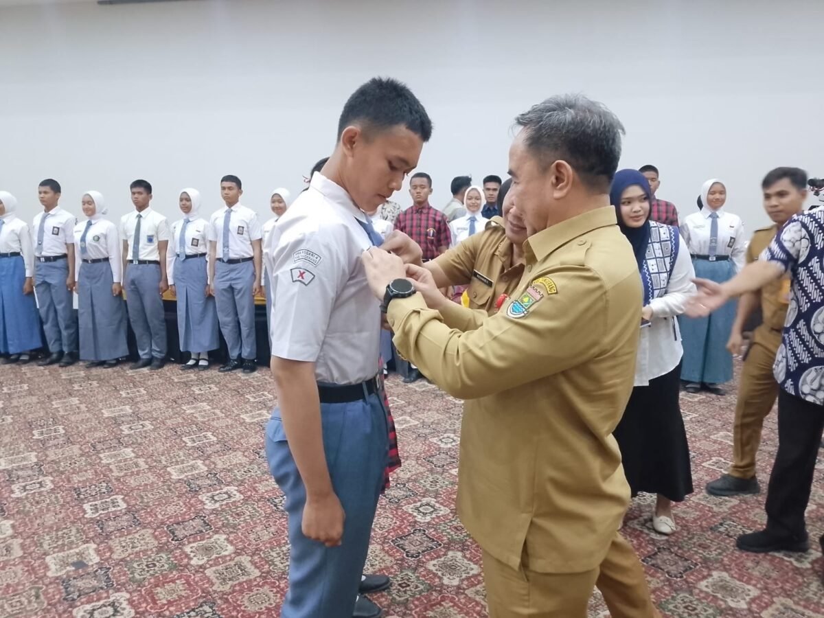 Sekretaris Daerah (Sekda) Kabupaten Tangerang, Soma Atmaja saat membuka pengasramaan dan pemusatan Pasukan Pengibar Bendera Pusaka (Paskibraka) tingkat Kabupaten Tangerang Tahun 2026