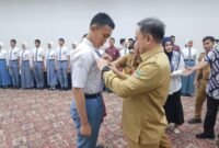 Sekretaris Daerah (Sekda) Kabupaten Tangerang, Soma Atmaja saat membuka pengasramaan dan pemusatan Pasukan Pengibar Bendera Pusaka (Paskibraka) tingkat Kabupaten Tangerang Tahun 2026