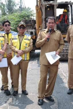 Groundbreaking Jalan Ceplak–Kronjo, Bupati Maesyal Pastikan Pembangunan Sesuai Spesifikasi
