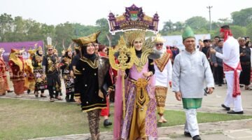 Parade Budaya Warnai Kemeriahan Hari Jadi ke-394 Kabupaten Tangerang di Lapangan Arya Yudha Negara