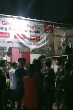 Warga Kampung Damprit Kedaung Barat Digegerkan Penemuan Sosok Pria Gantung Diri didalam Bengkel