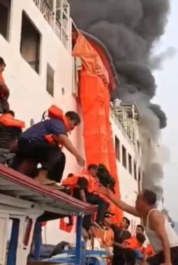 KMP Batu Mandi Terbakar di Perairan Merak, Proses Evakuasi Sedang Berlangsung