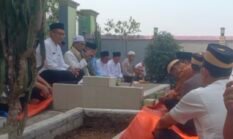 ​Memperingati HUT ke-81 Kecamatan Rajeg, Camat Oman Apriaman Ziarah ke Makam Camat Pertama dan Ajak Warga Jaga Kebhinekaan
